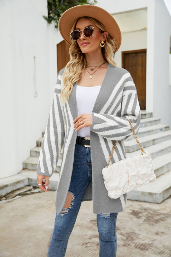 Cardigan long duveteux bicolore ouvert sur le devant